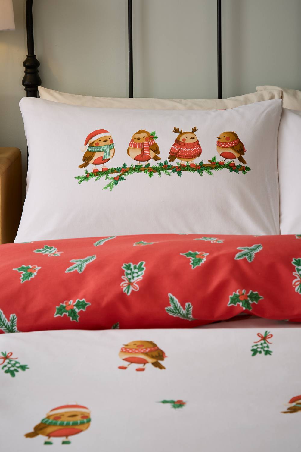 Catherine Lansfield Christmas Robins Reversible Duvet Cover Set in Red 3