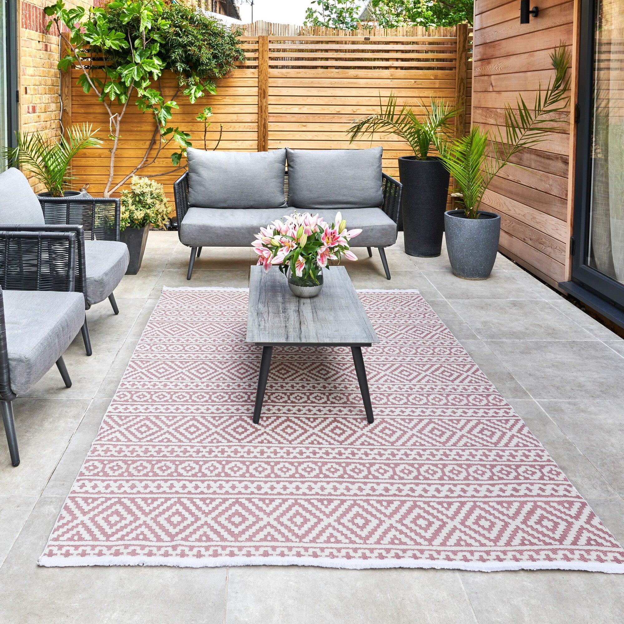 Jazz Traditional Indoor Outdoor Rug Jazz Rose