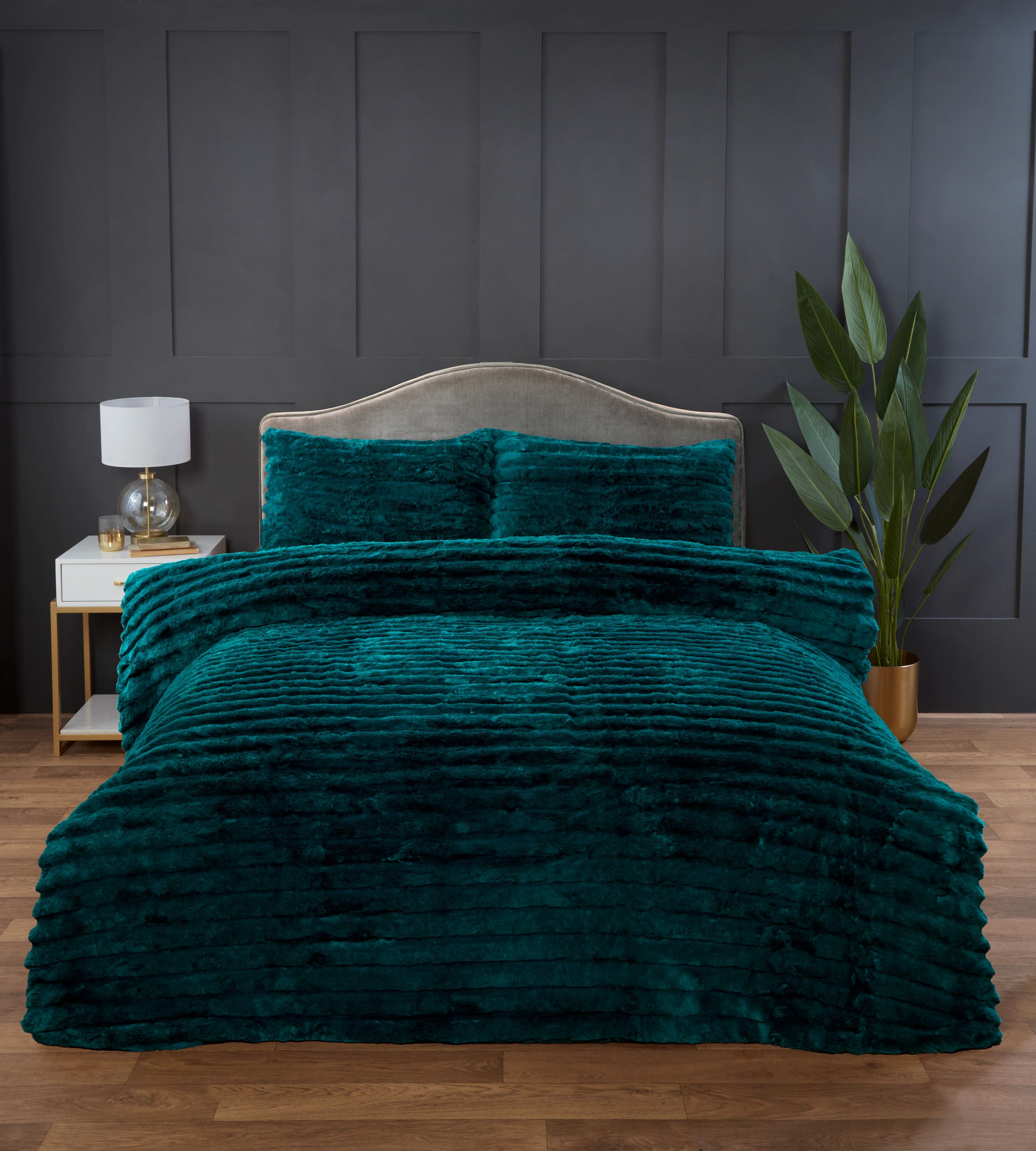 Rapport Home Chunky Ribbed Fur Polyester Soft & Cozy Duvet Cover Set With Pillowcase in Green