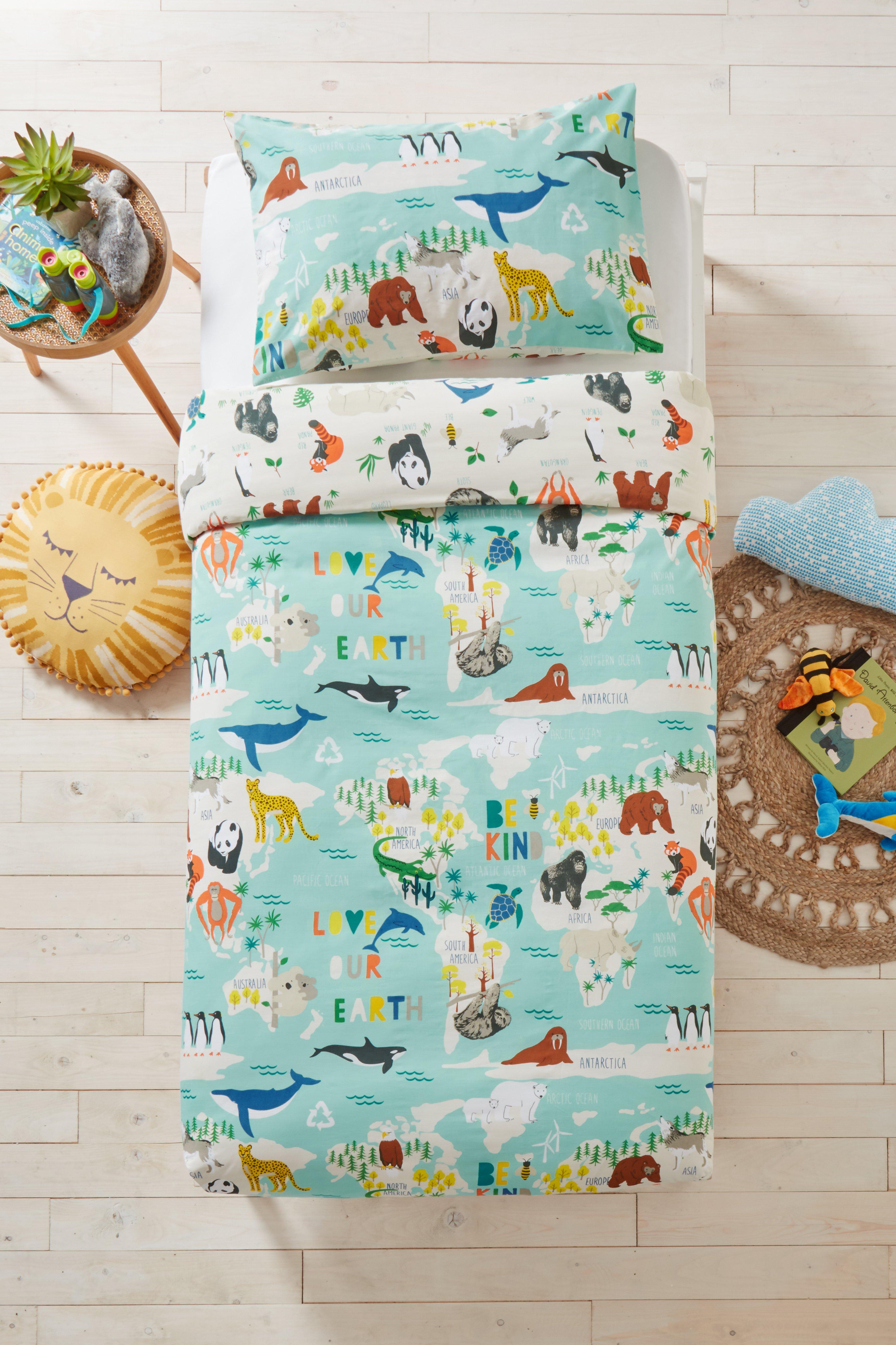 Love Our Earth Toddler Duvet Set