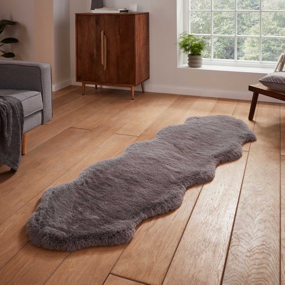 Super Teddy Faux Sheepskin Rug