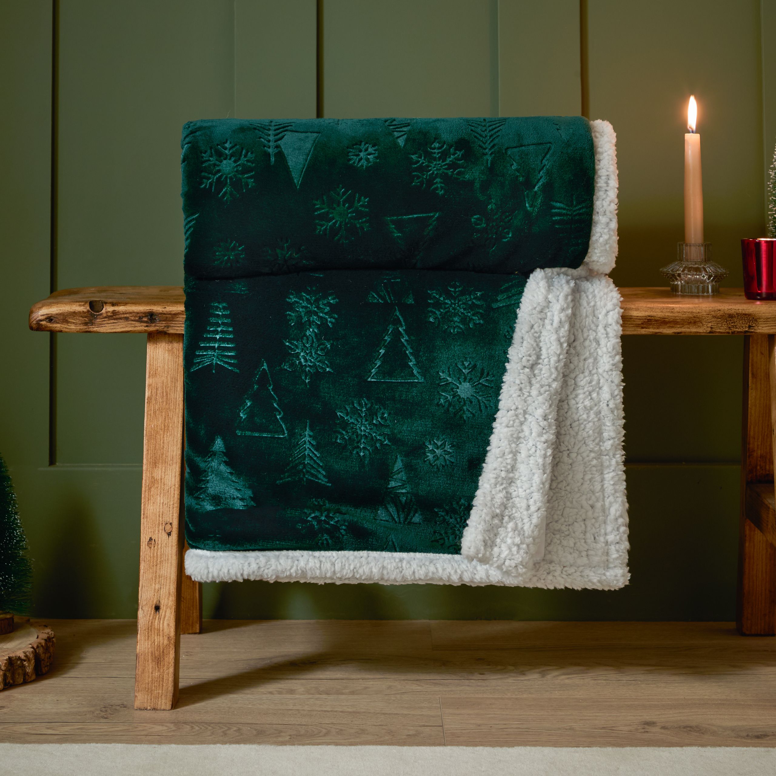 Furn Festive Time Sherpa Fleece Throw in Emerald