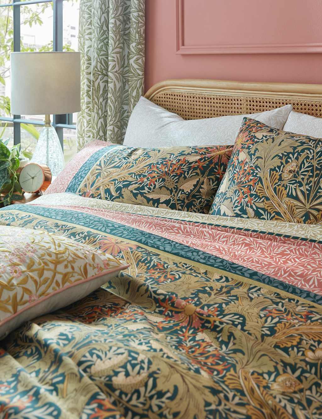 William Morris At Home 2 Pack Pure Cotton Sateen Oxford Pillowcases Multi