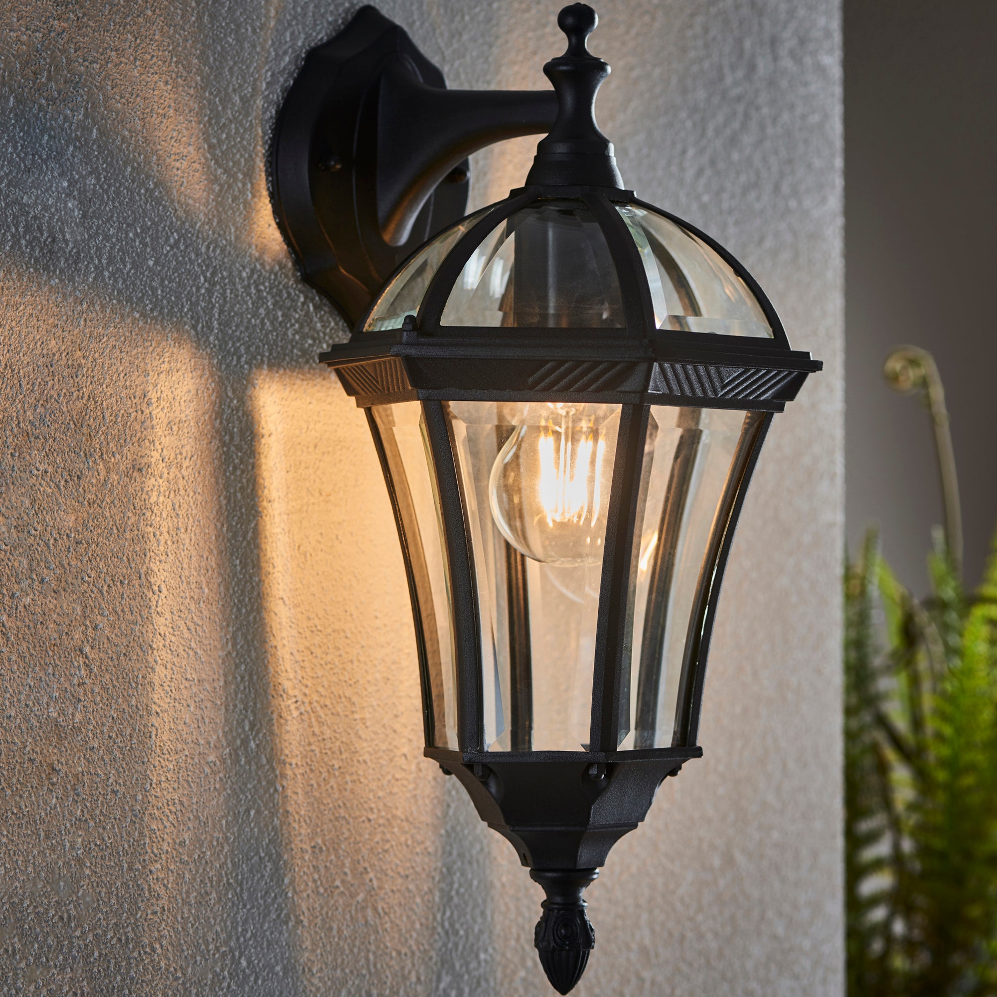 Vogue Drayton Outdoor Wall Light Black
