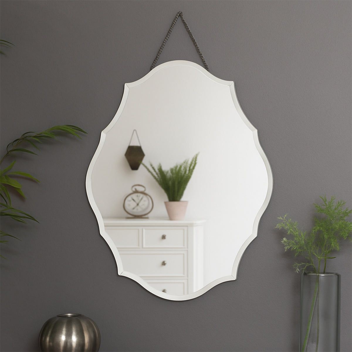 Melody Maison Ornate Frameless Bevelled Wall Mirror in Clear