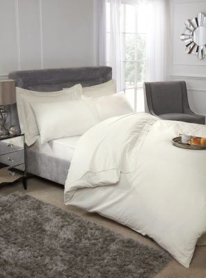 New Edge Blinds Luxor Collection 200 Thread Count Luxury Egyptian Cotton Fitted Sheet in Cream