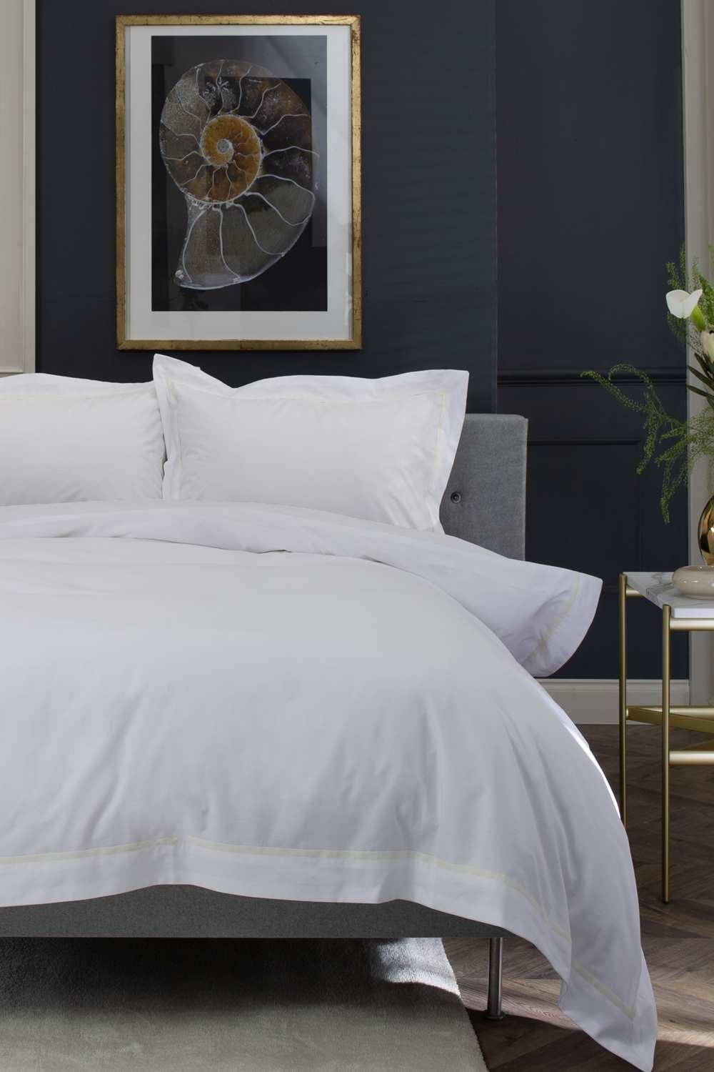 The Lyndon Company Boutique Hotel Hampstead 200 Thread Count Cotton Duvet Cover Set in White
