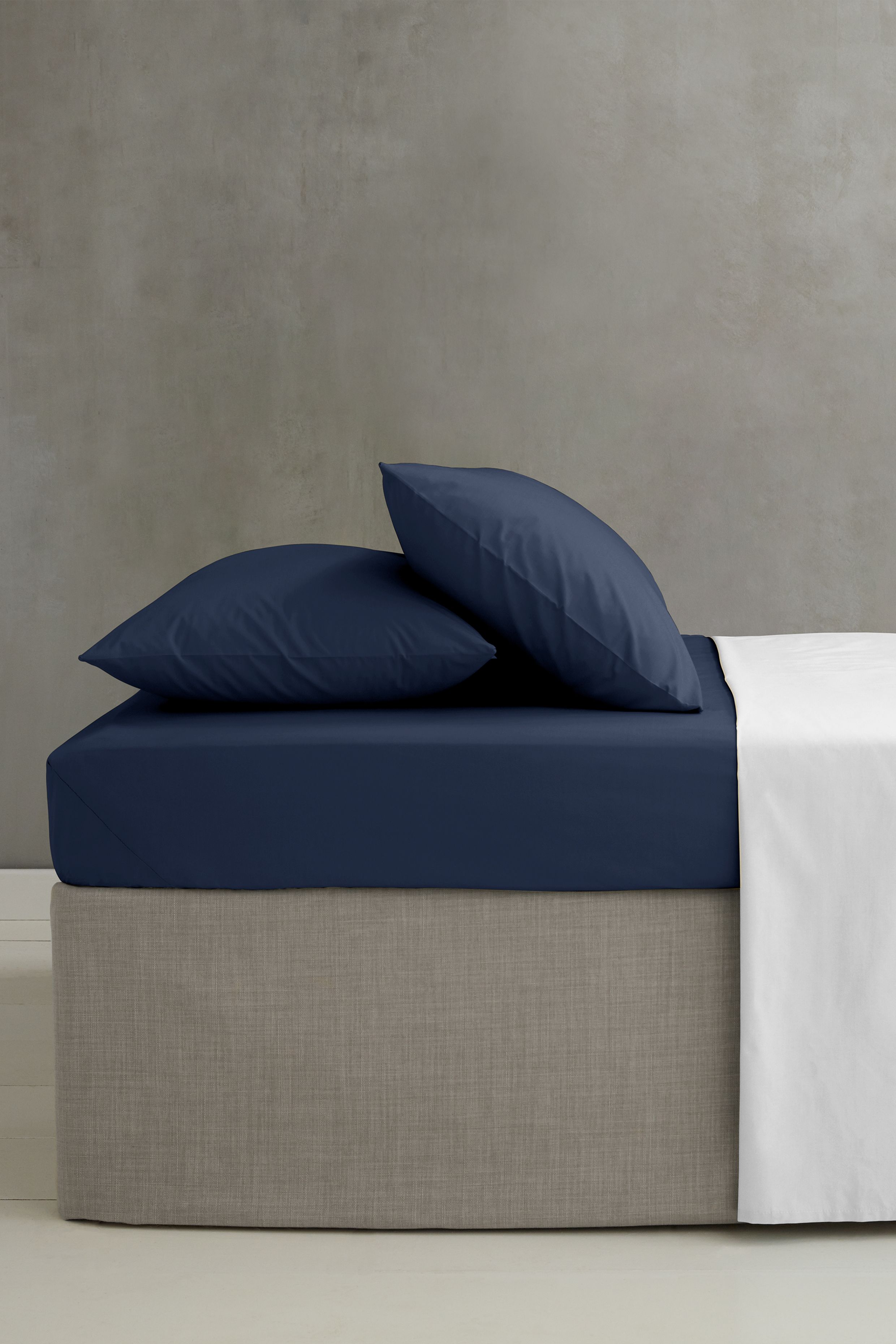 Catherine Lansfield 'Easy Iron Percale' Combed Polycotton 25cm Depth Sheet in Navy | Size: Super King Fitted