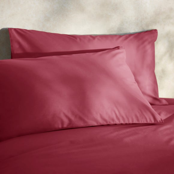 100% Egyptian Cotton 220 Thread Count Standard Pillowcase Pair
