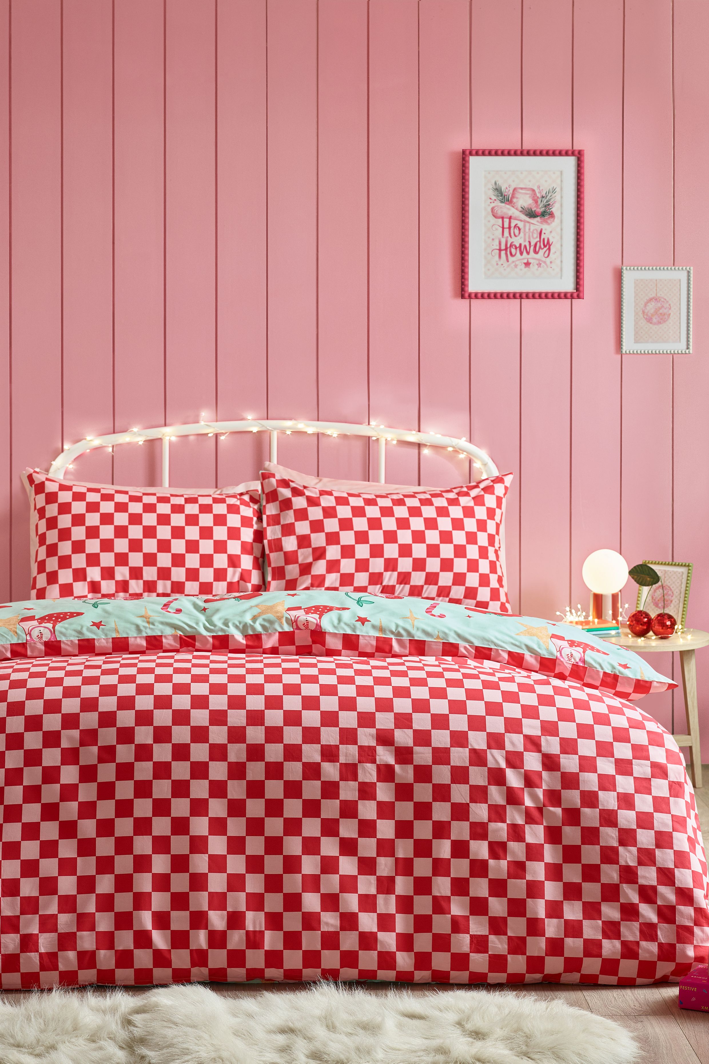 Catherine Lansfield 'Santa's Howdy Christmas' Reversible Duvet Cover Set in Green 2