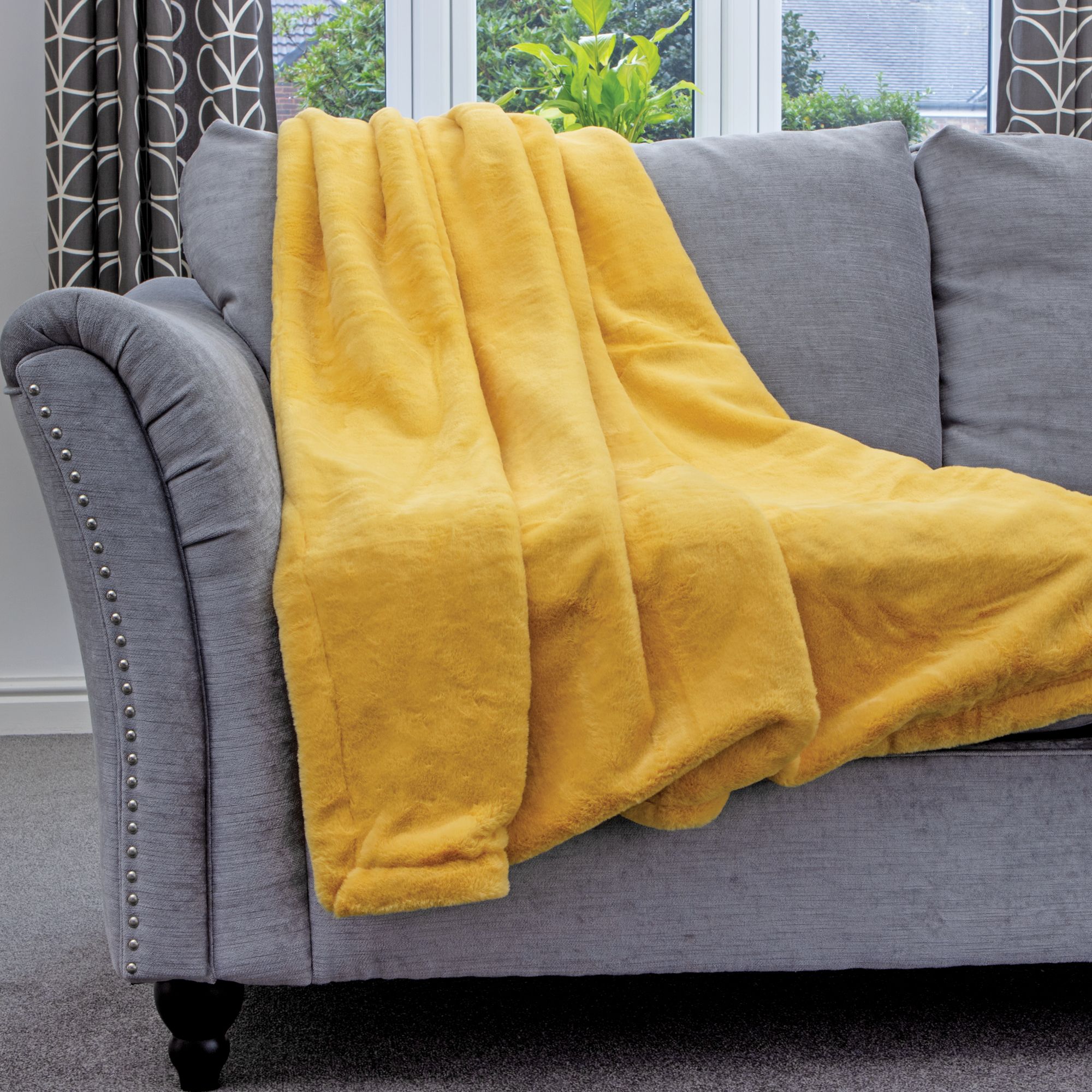 Dreamcatcher Luxury Faux Fur Polyester Throw Over Blanket 160x130cm in Gold