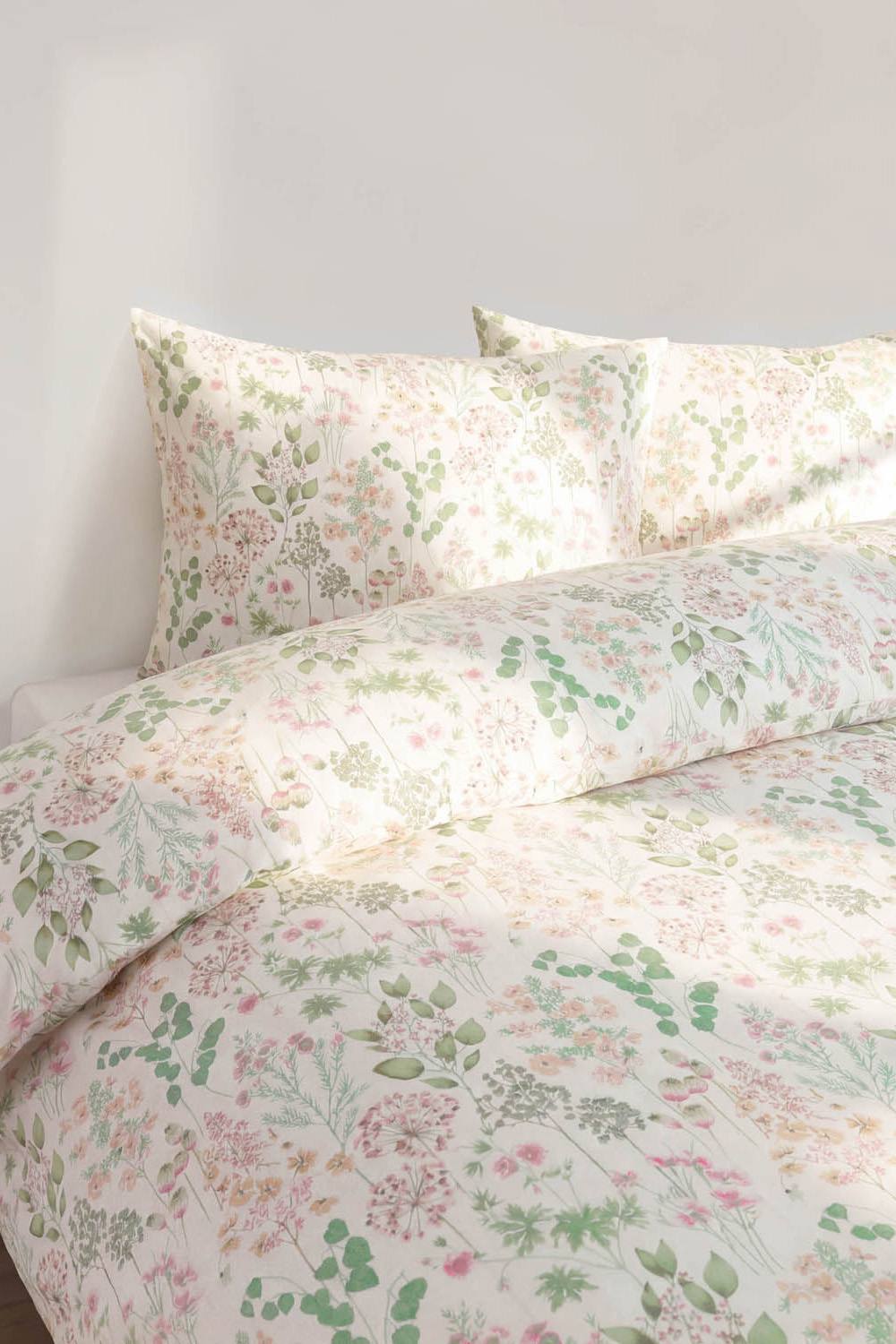 Martex Studio Edition Wildflower Field Duvet Cover Set