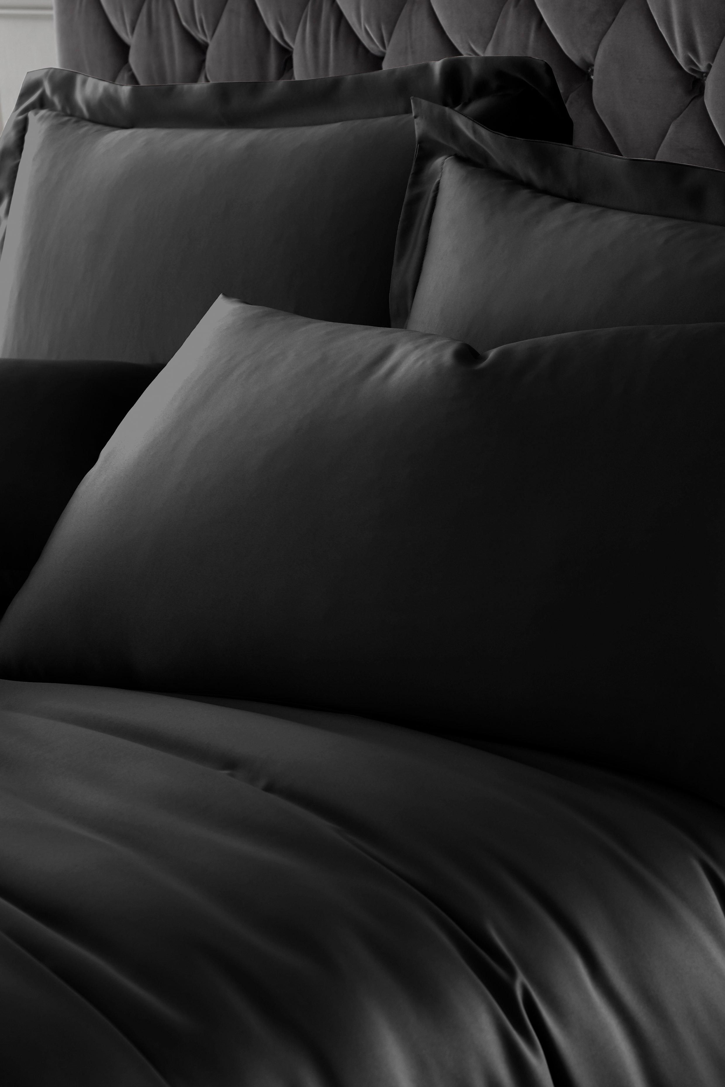 Catherine Lansfield Silky Soft Satin Duvet Set in Black 2