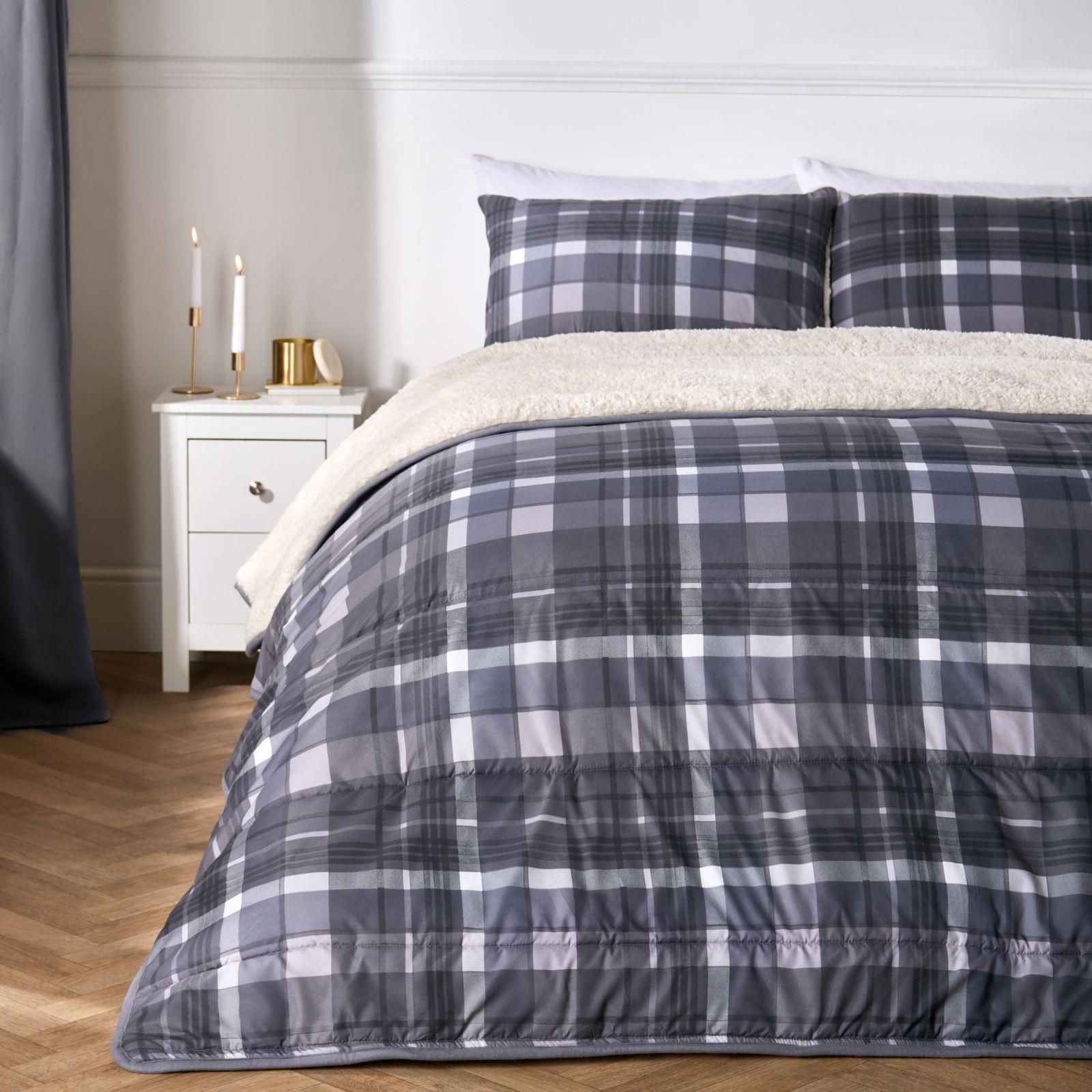 OHS Tartan Check Sherpa Reversible 10.5 Tog Washable Coverless Duvet with Pillowcases in Grey