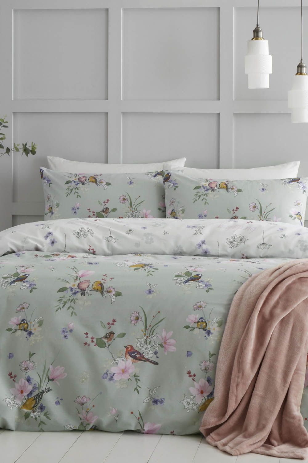 Catherine Lansfield 'Songbird' Duvet Set in Green