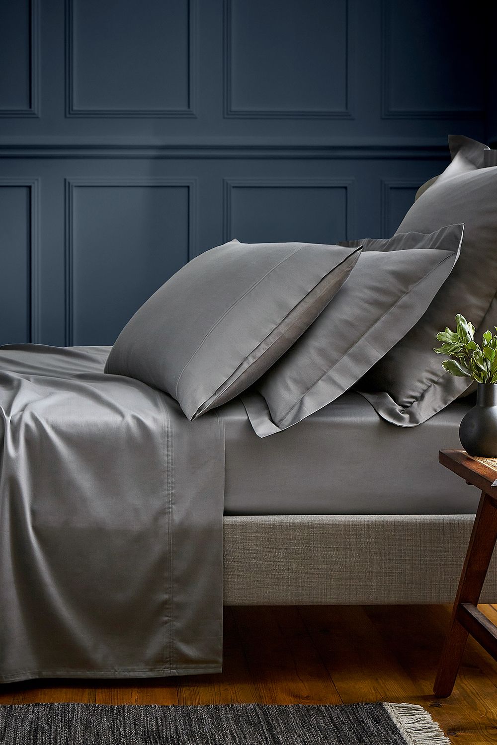 1951 'Luxury 600 Thread Count' Egyptian Cotton Fitted Sheet in Grey 2
