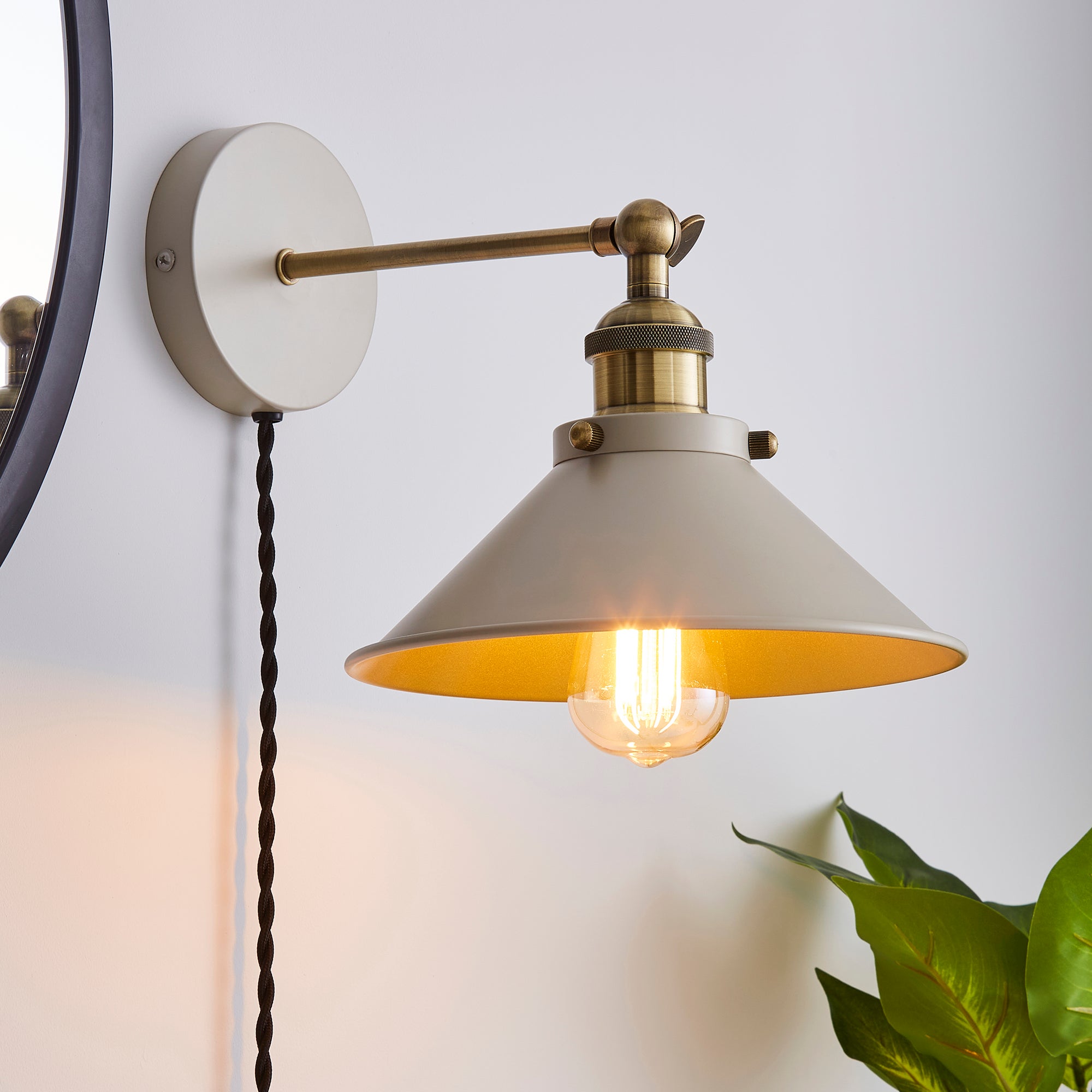 Logan Plug-in Wall Light Mushroom