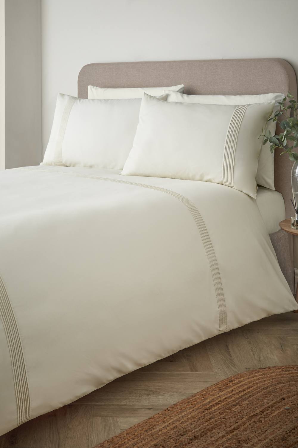 Catherine Lansfield 'Pintuck Easy Iron Percale' Duvet Cover Set in Cream