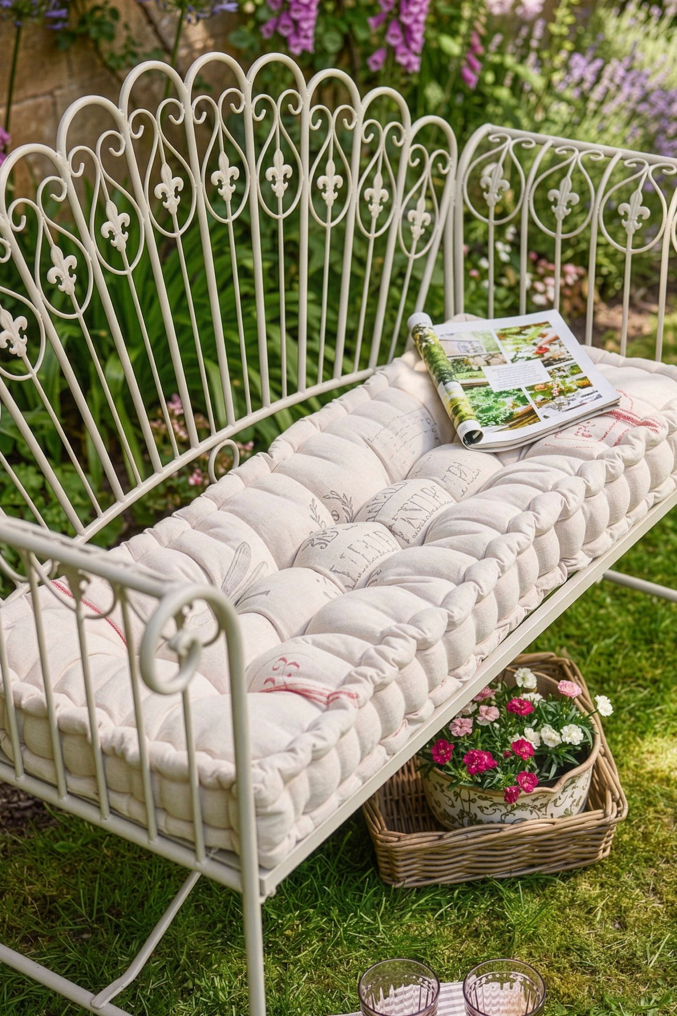 Dibor Traditional Belle Jardinere Red Summer Outdoor Garden Bench Cushion L112cm x W44cm