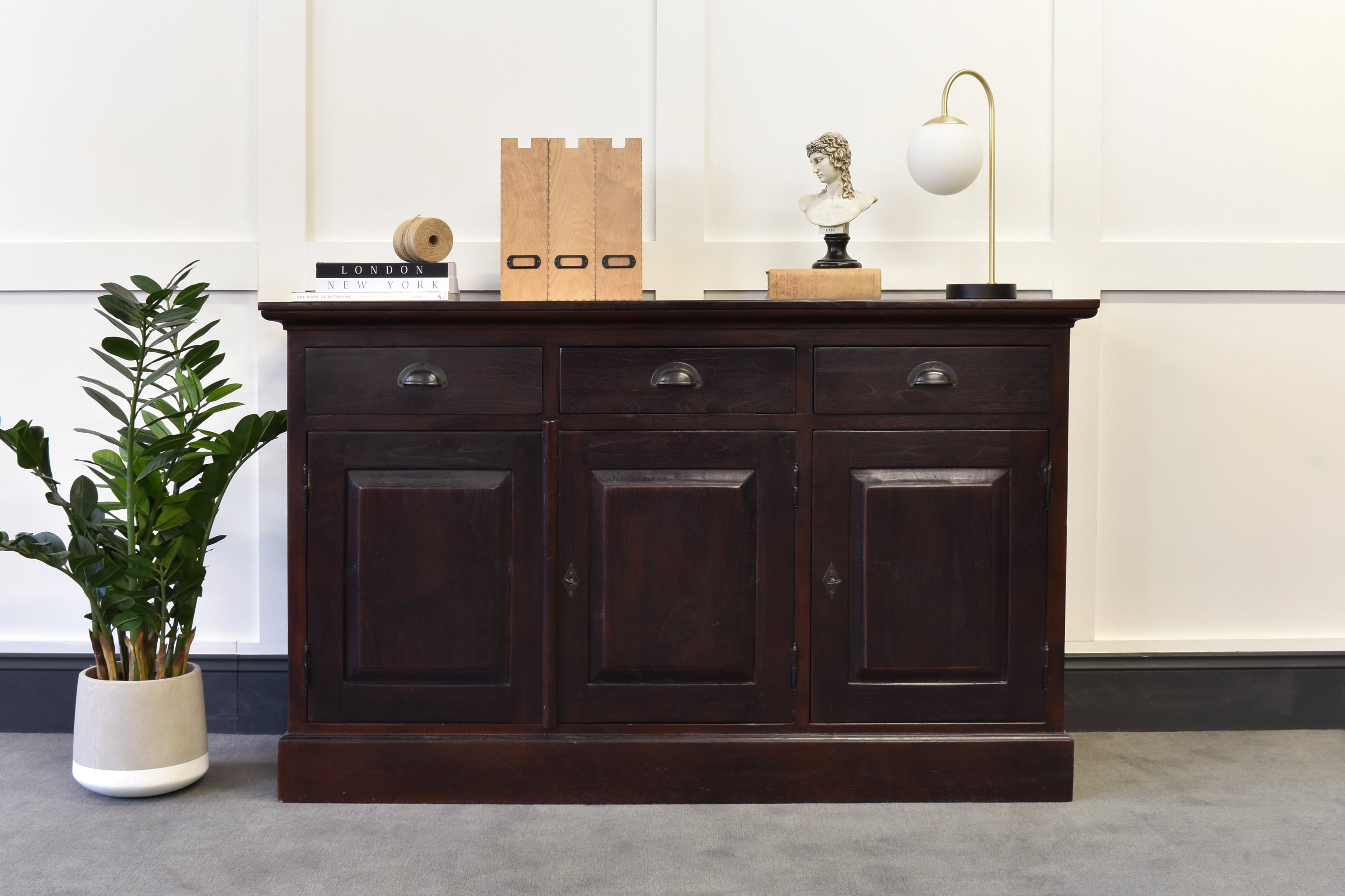 Classic Peter Sideboard