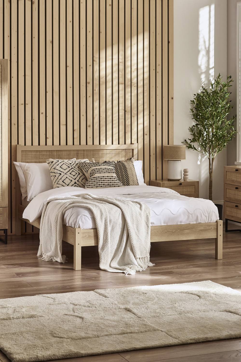 Julian Bowen Padstow Rattan Effect Bed in Natural