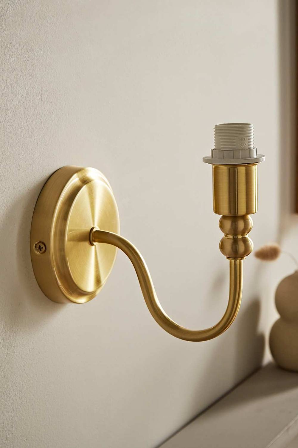 ValueLights Binky Rechargeable LED Bulb Wall Light Base in Gold