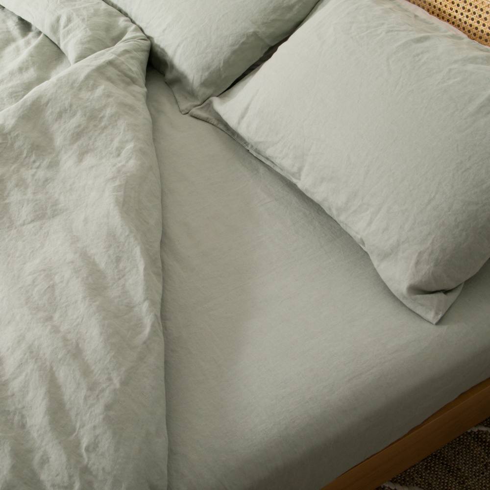 Native Natural Stone Super King 100% Linen Fitted Sheet (180x200cm) in Light Green
