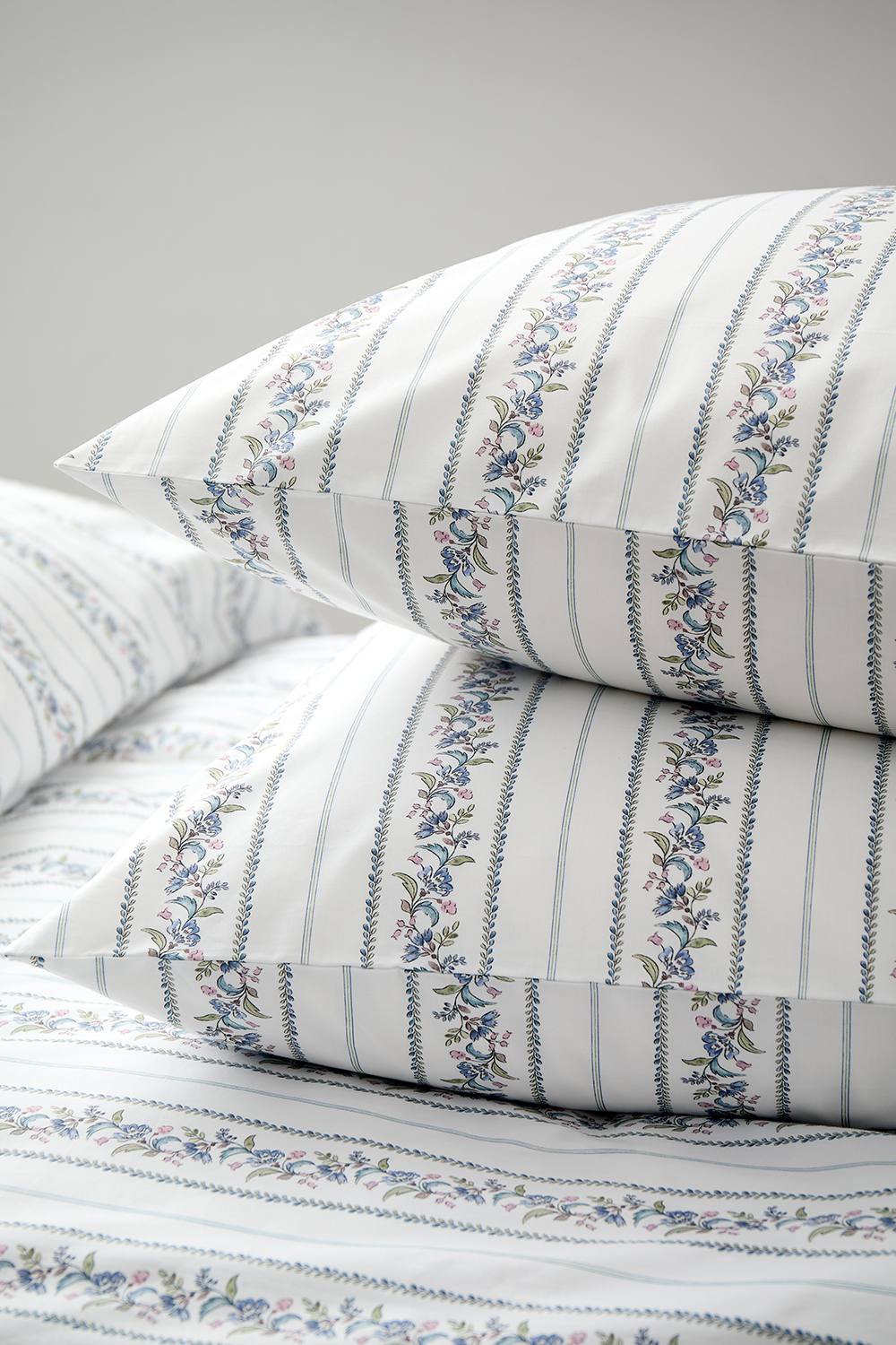 CHRISTY 'Clara' Jacobean Floral Striped Percale Standard Pillowcase Pair in Blue 3