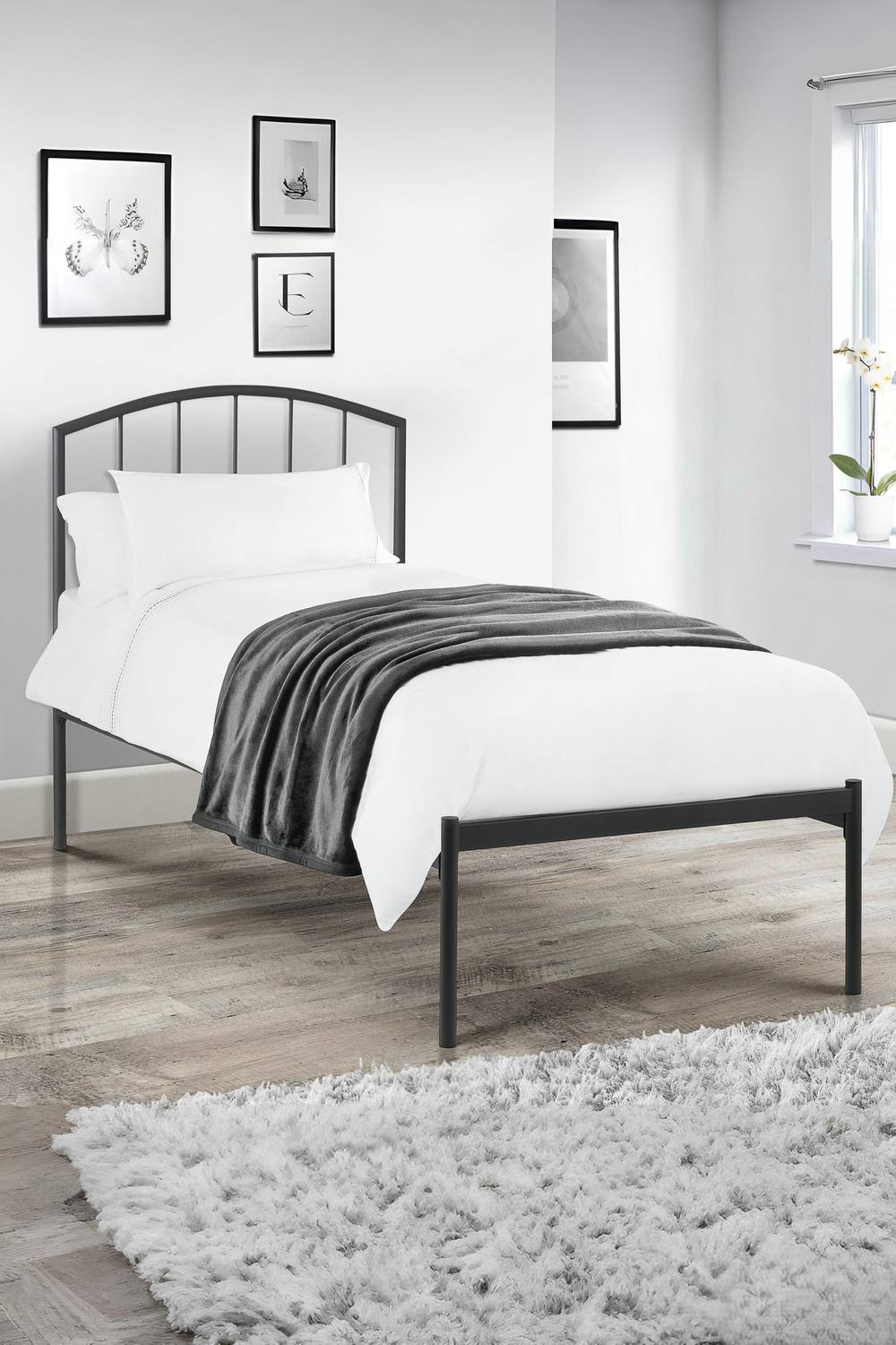 Julian Bowen Onyx Metal Bed in Black