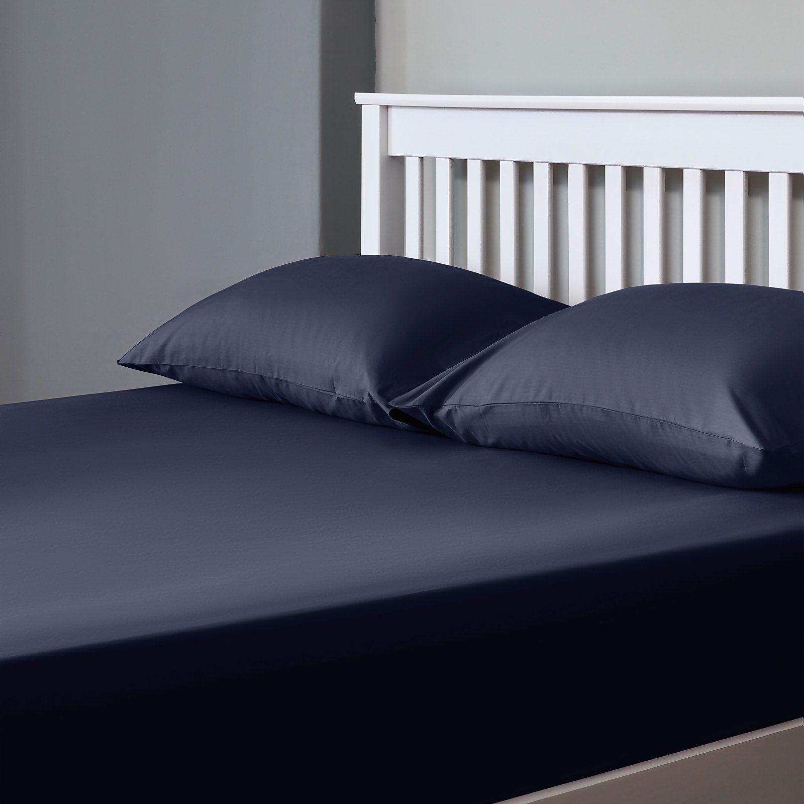 The Willow Manor 100% Cotton Percale Super King Fitted Sheet - Midnight
