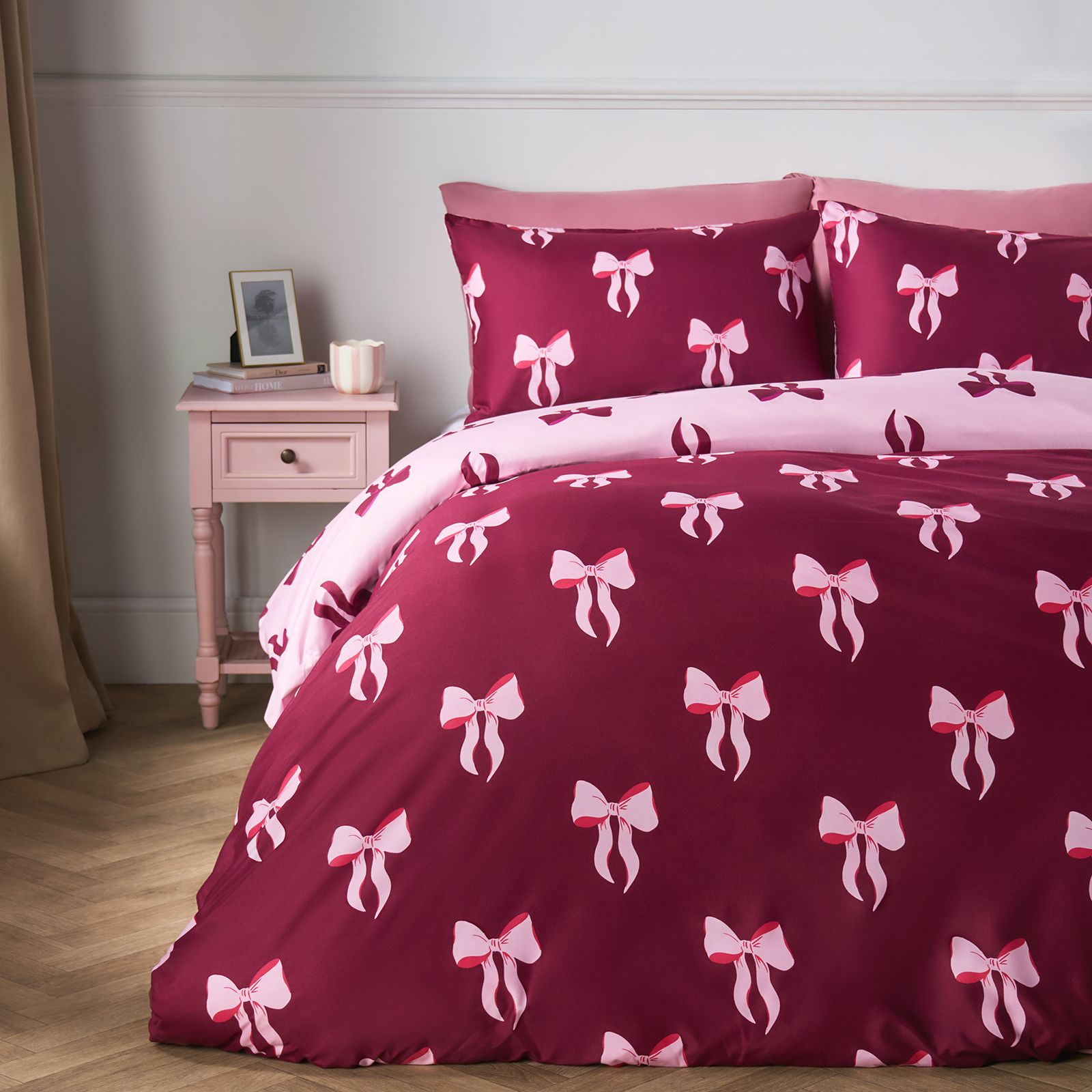 OHS Bows Microfibre Reversible Bedding Set Duvet Cover with Pillowcase in Burgundy