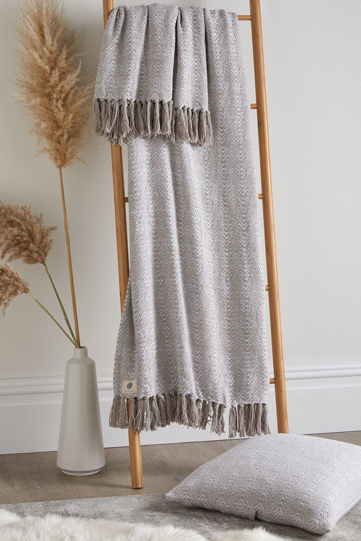 Appletree 'Herringbone' Filled Cushion 100% Cotton With Textured Weave in Natural 3