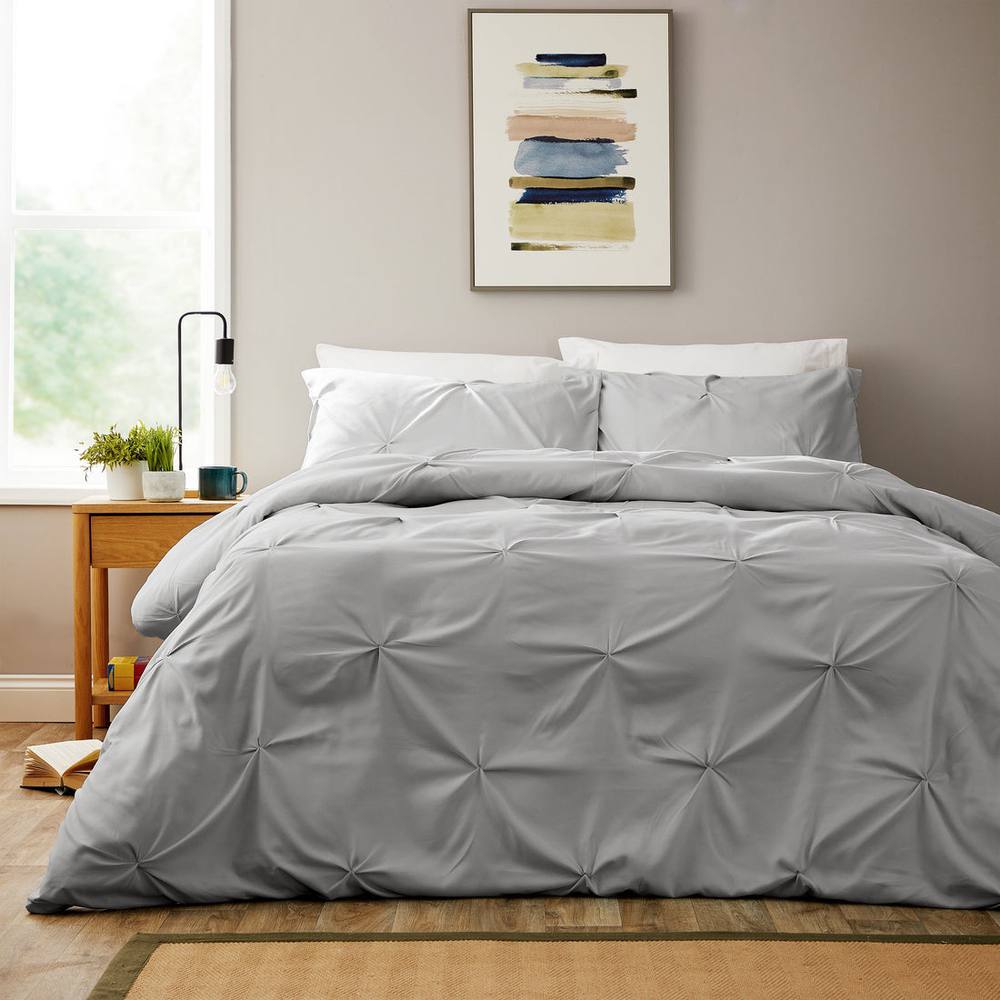 New Edge Blinds Pintuck Duvet Set in Grey