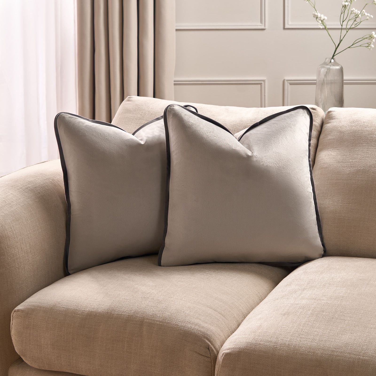 OHS 4 x Piped Edge Matte Velvet Cushion Covers Home Decor Set in Light Grey