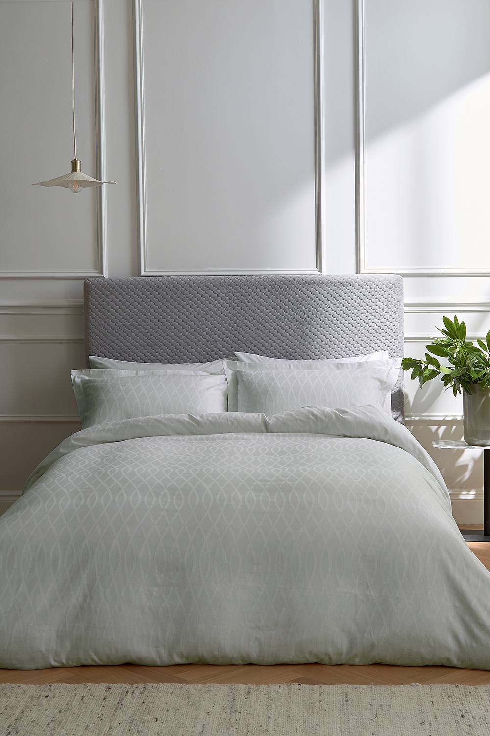1951 'Ravello' Cotton Duvet Cover Set in Silver