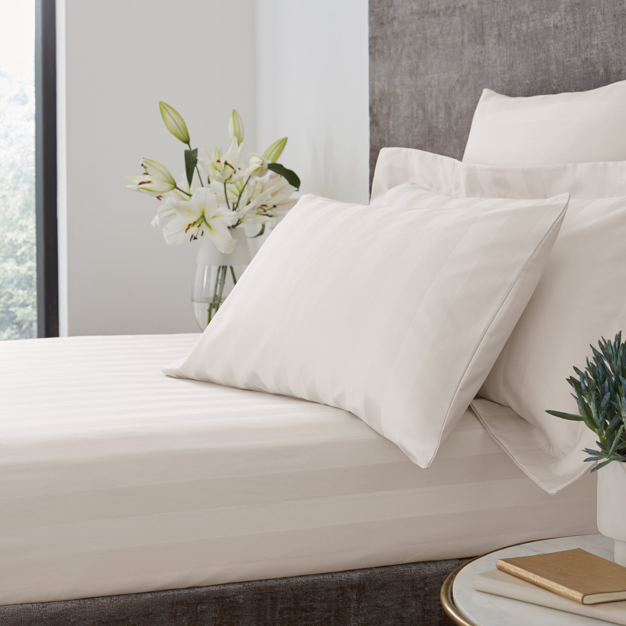 Hotel Egyptian Cotton 230 Thread Count Stripe Fitted Sheet Cream