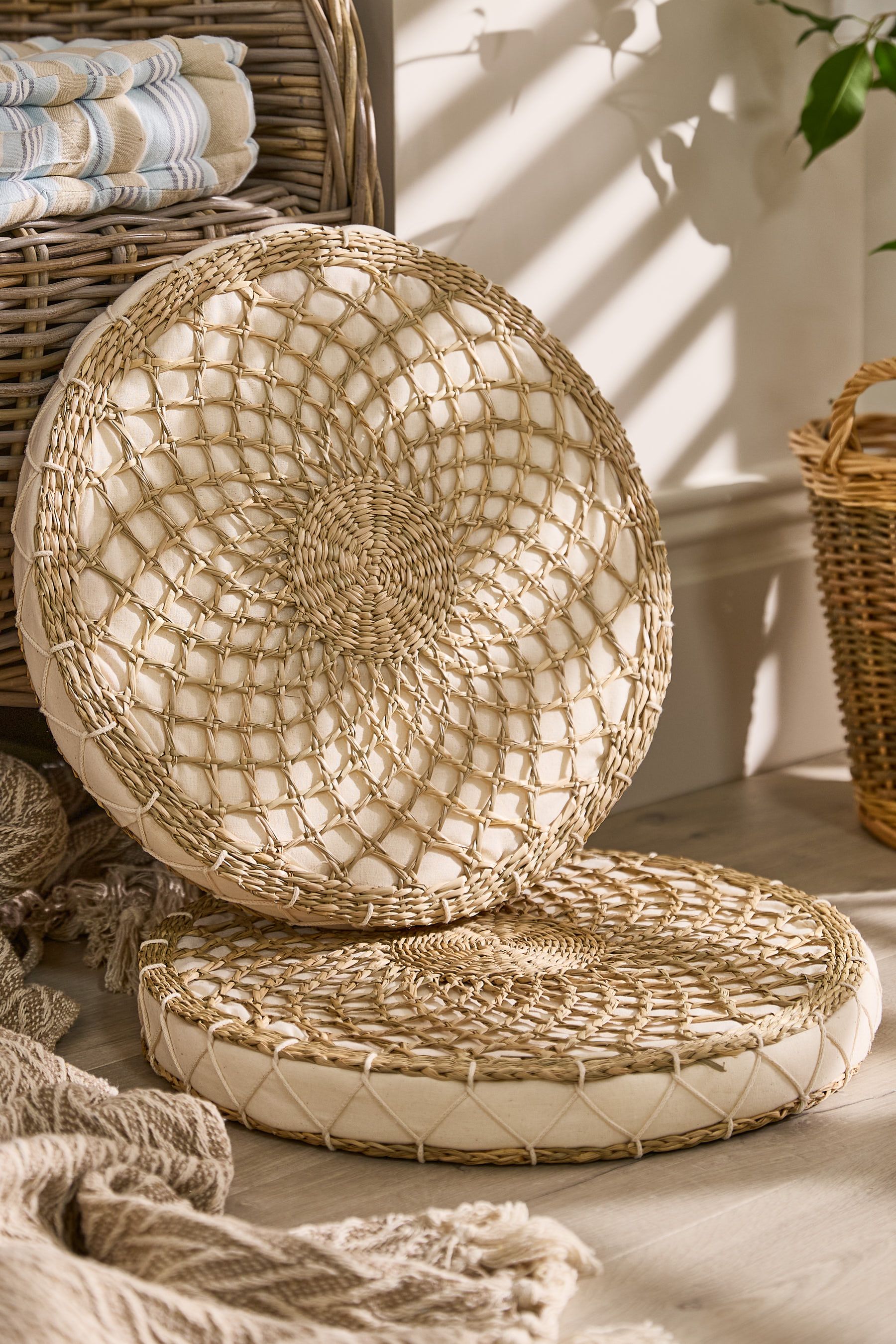 Dibor Vintage Style Ambala Woven Round Floor Seat Pad Cushion Dia 40cm in Natural