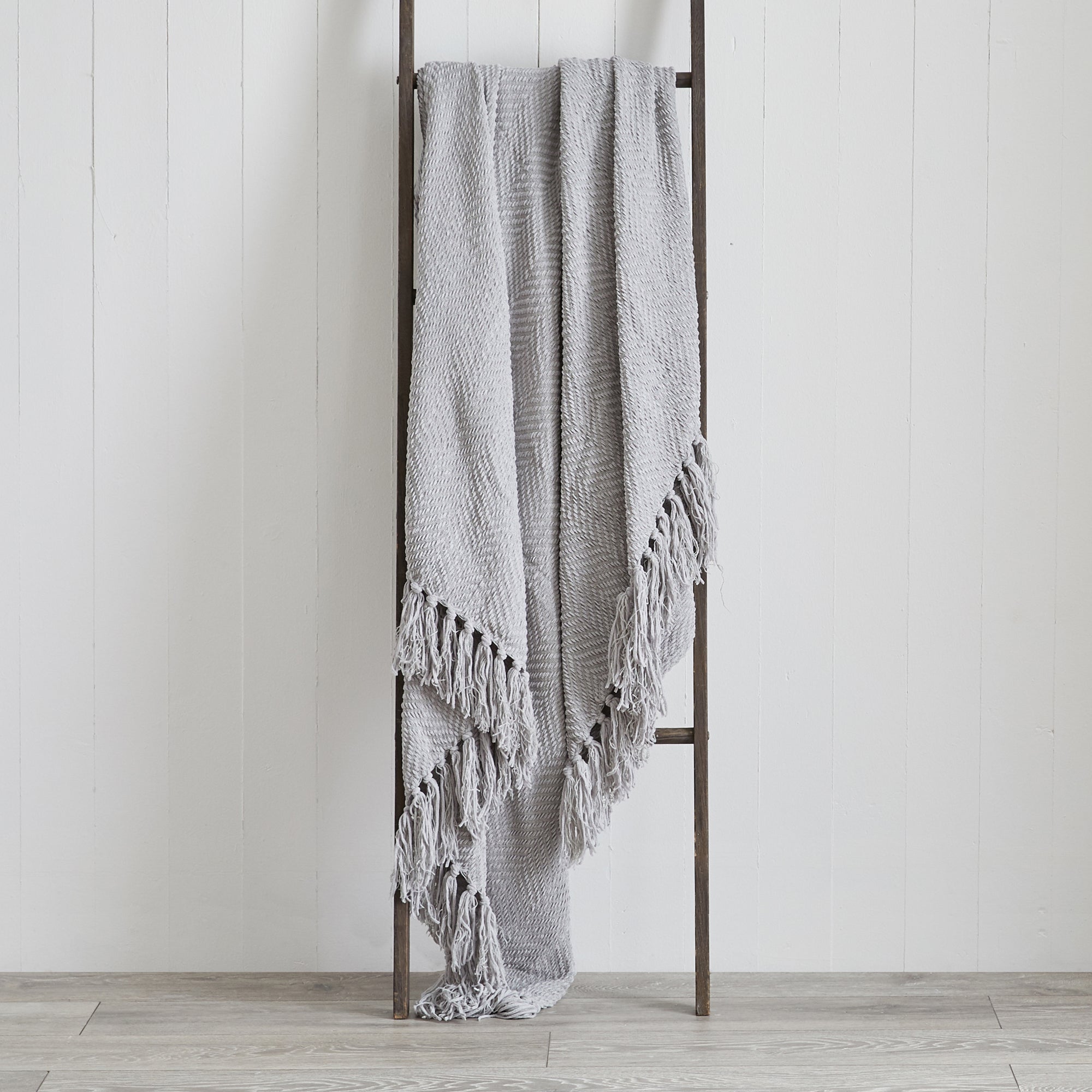 Carlisle Chevron 130cm x 180cm Throw Grey