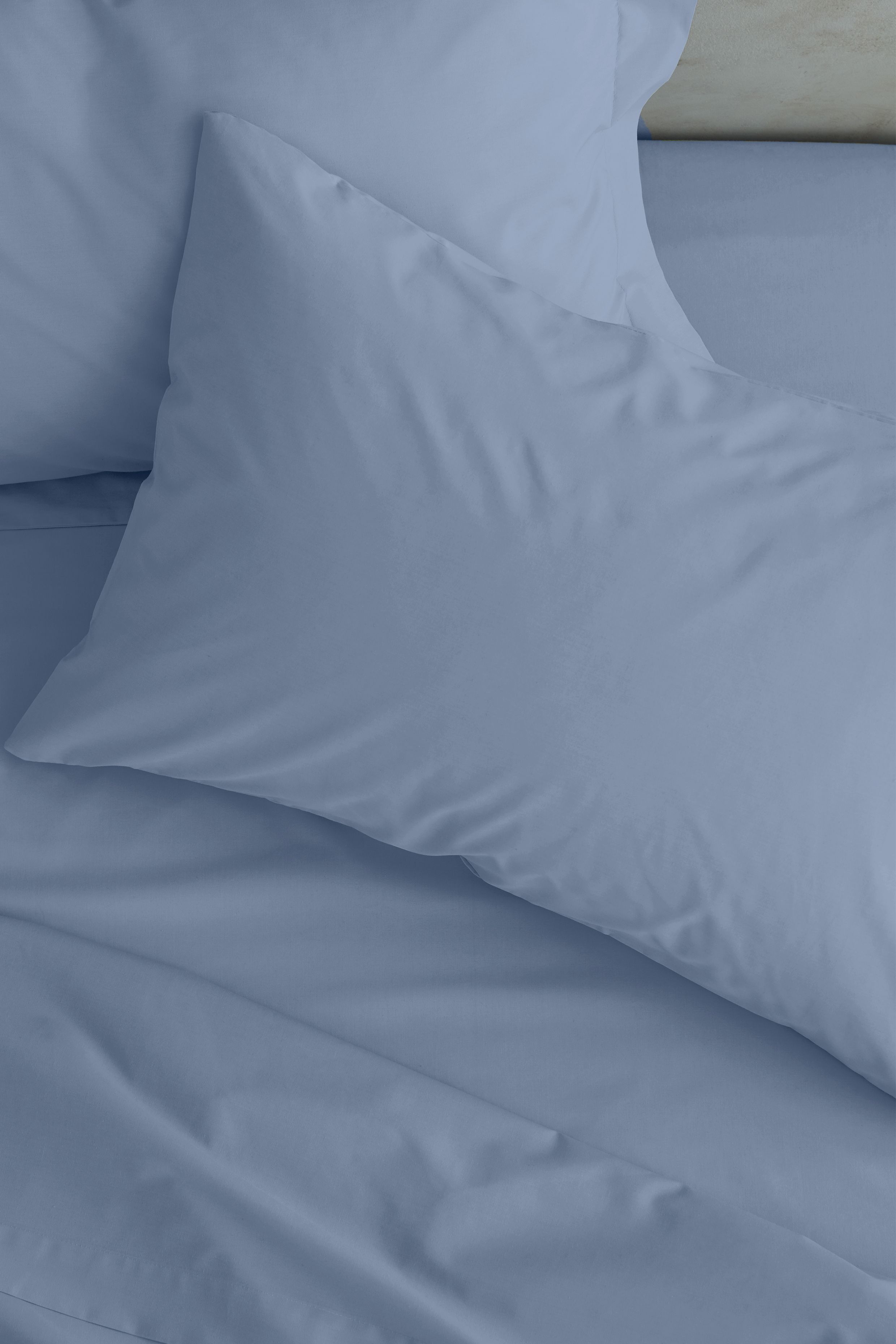 Catherine Lansfield 'Easy Iron Percale' Standard Pillowcase Pair in Blue