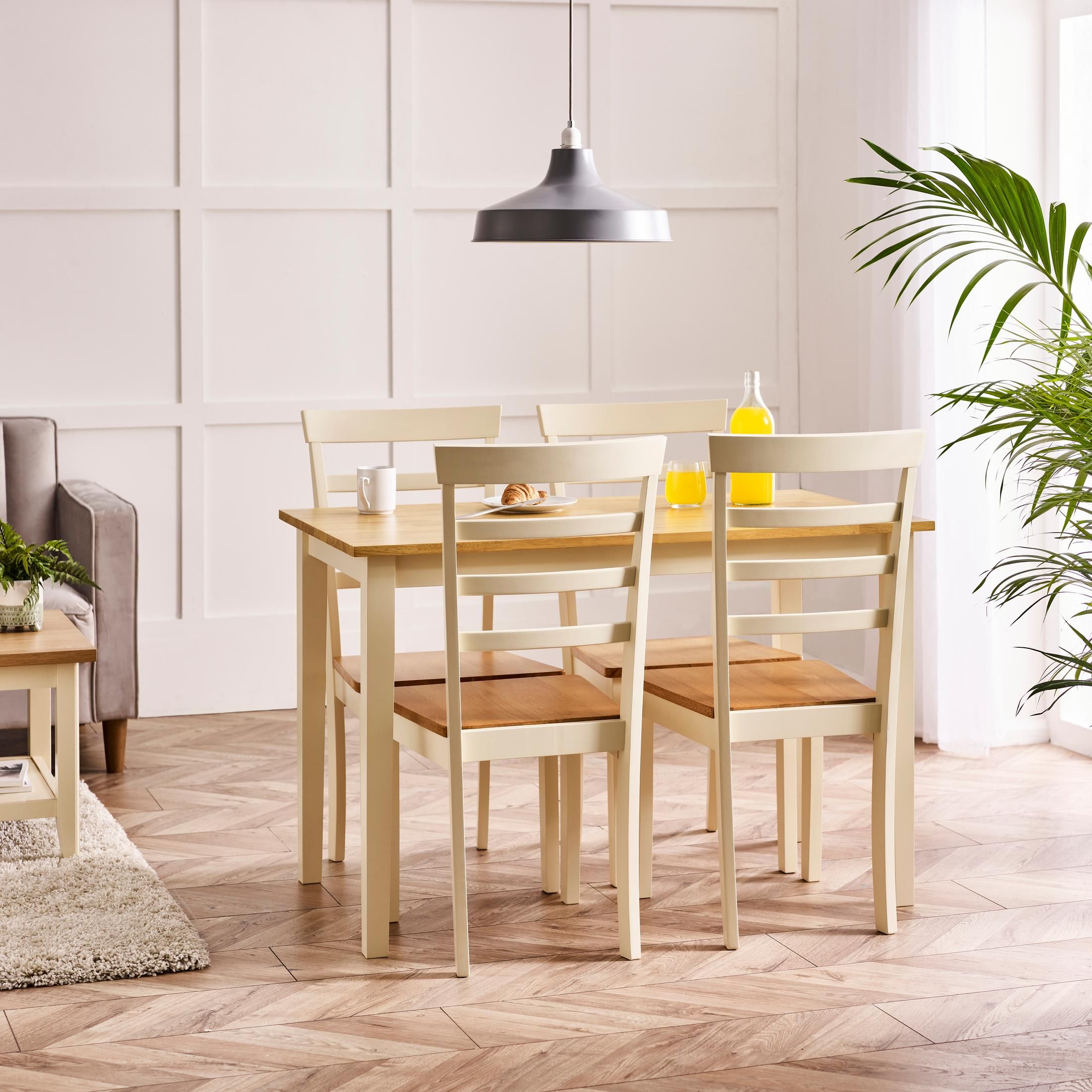 FurnitureboxUK Salcombe Small Rectangular Wooden Table & 4 Whitby Dining Chairs in Cream
