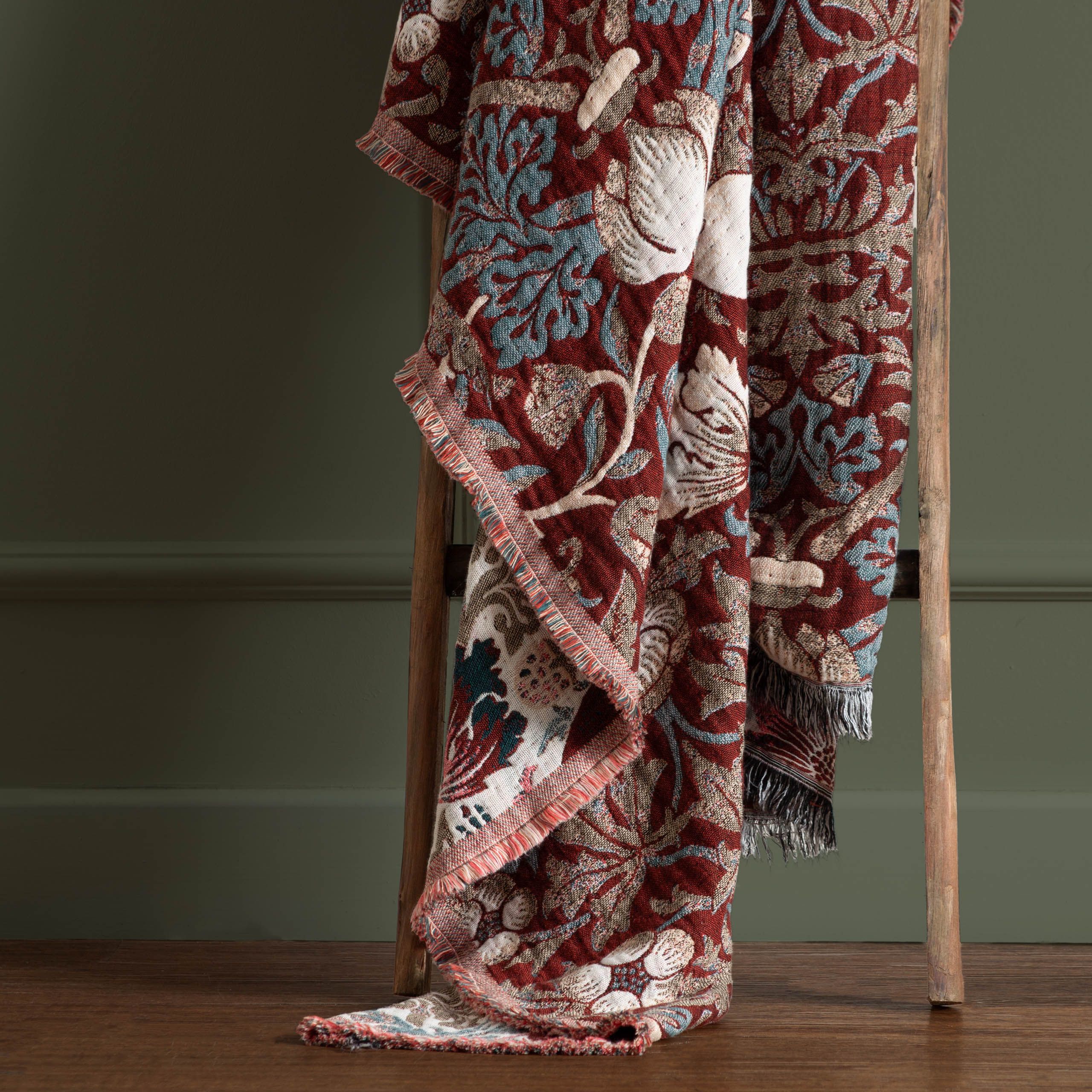 Morris & Co Strawberry Thief Jacquard Throw in Red