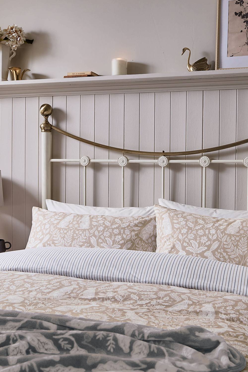 Helena Springfield 'Hares' Cotton Duver Cover Set in Cream 2