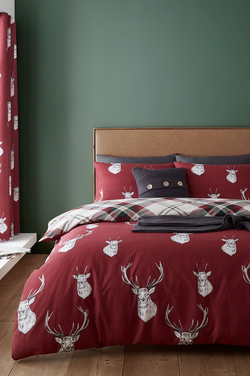 Catherine Lansfield 'Munro Stag' Check Duvet Set in Red