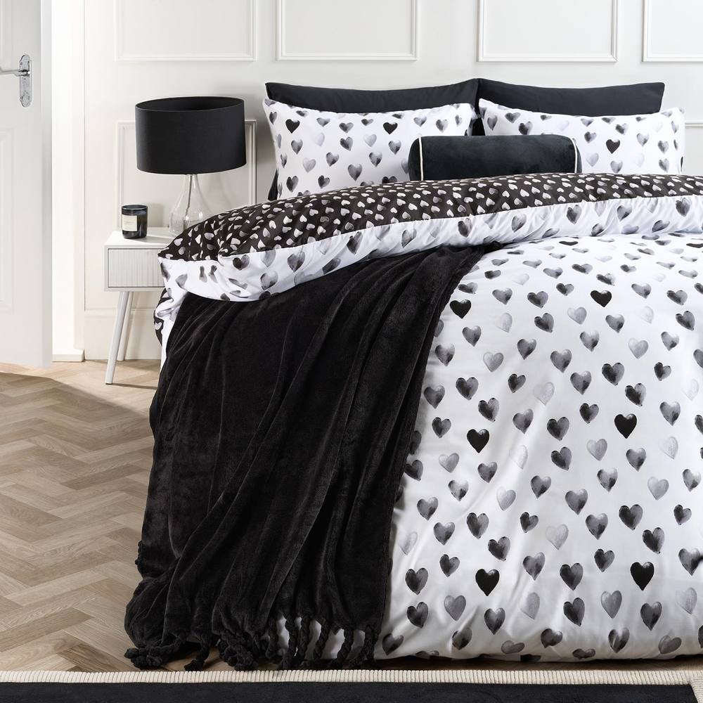 OHS Watercolour Hearts Duvet Cover Set Microfibre Bedding with Pillowcase in Black