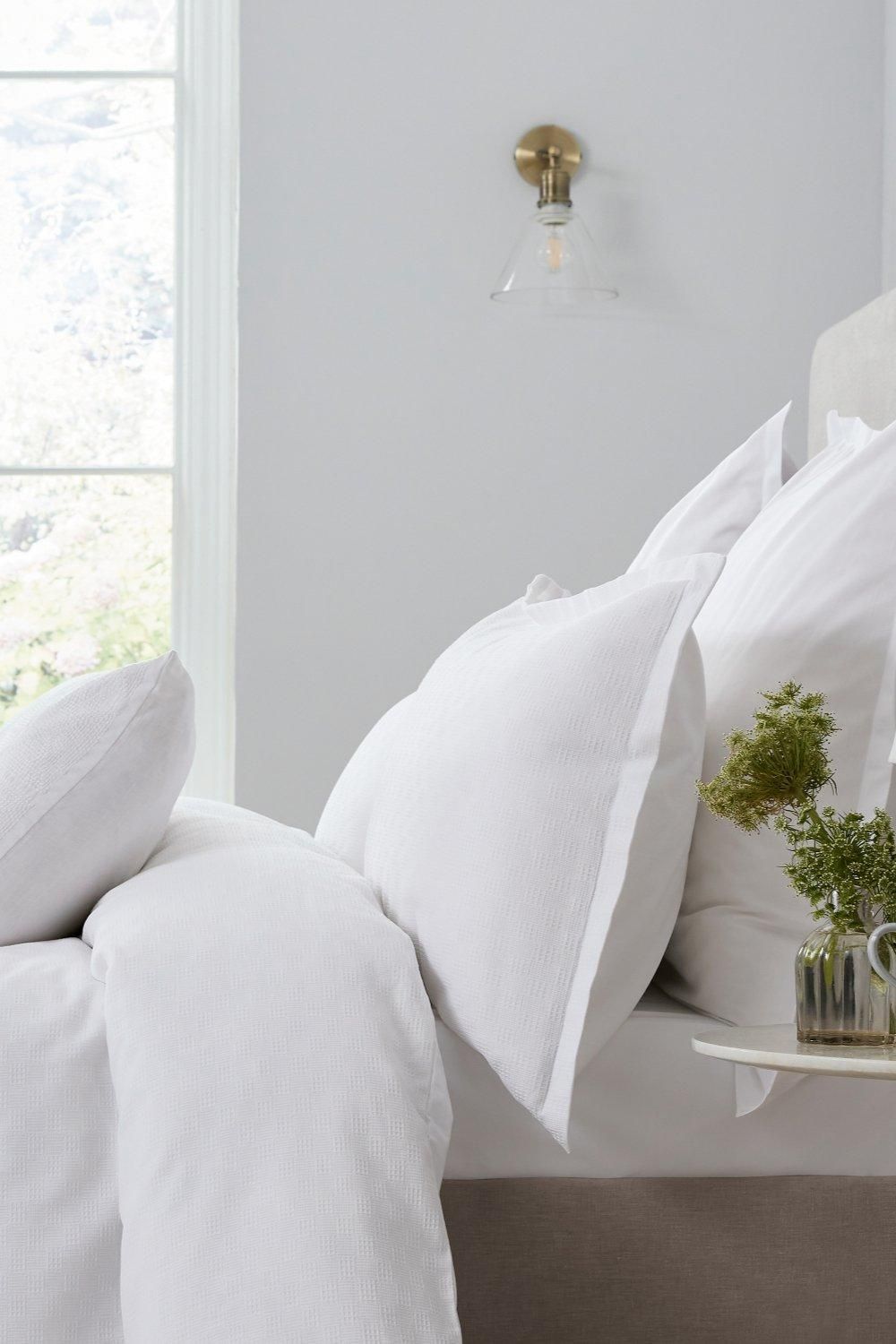 Murmur 'Ari' Cotton Oxford Pillowcase in White 2