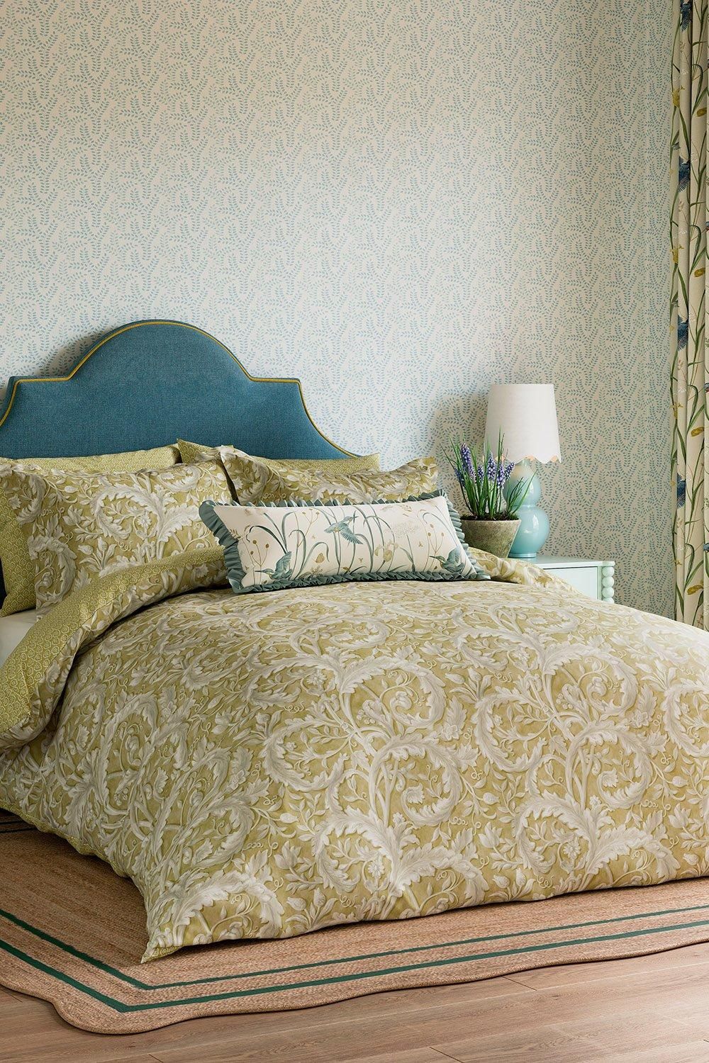 Sanderson 'Tila Lime' Cotton Percale Duvet Cover Set in Gold