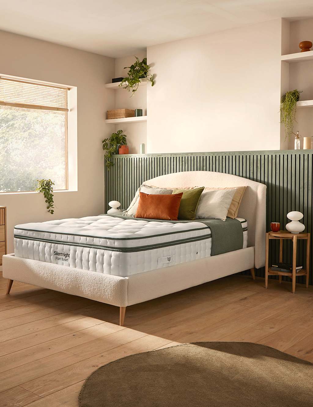 Silentnight 1800 Hypoallergenic Pocket Spring Medium Mattress White