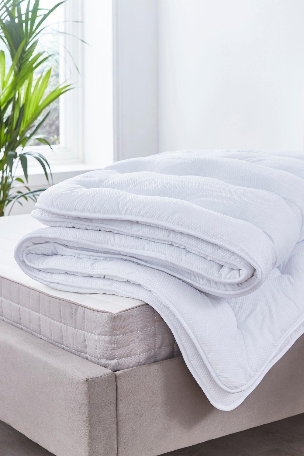 Microfibre Seersucker Duvet 10.5 Tog