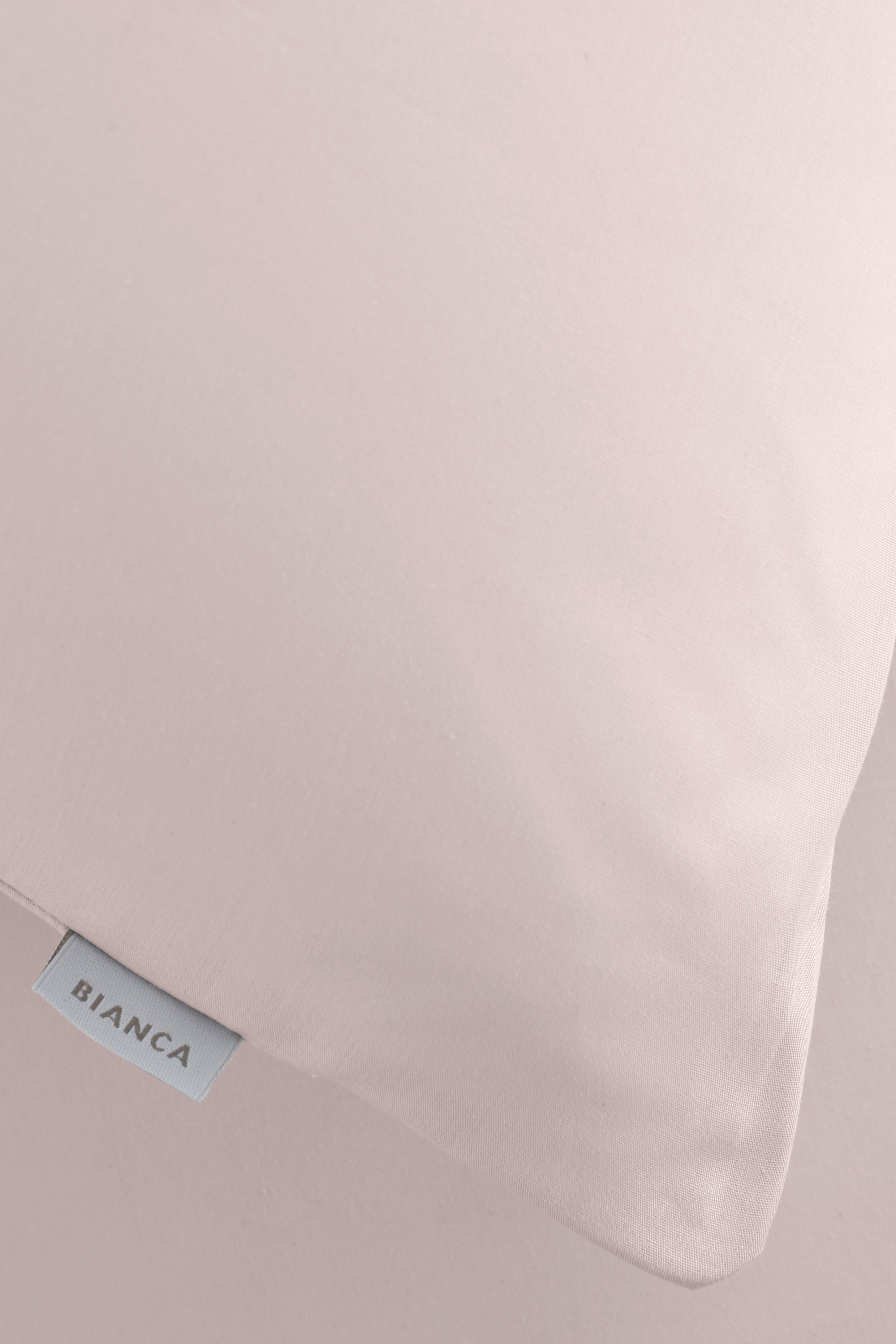 Bianca '200 Thread Count Cotton Percale' Standard Pillowcase Pair in Pink 3