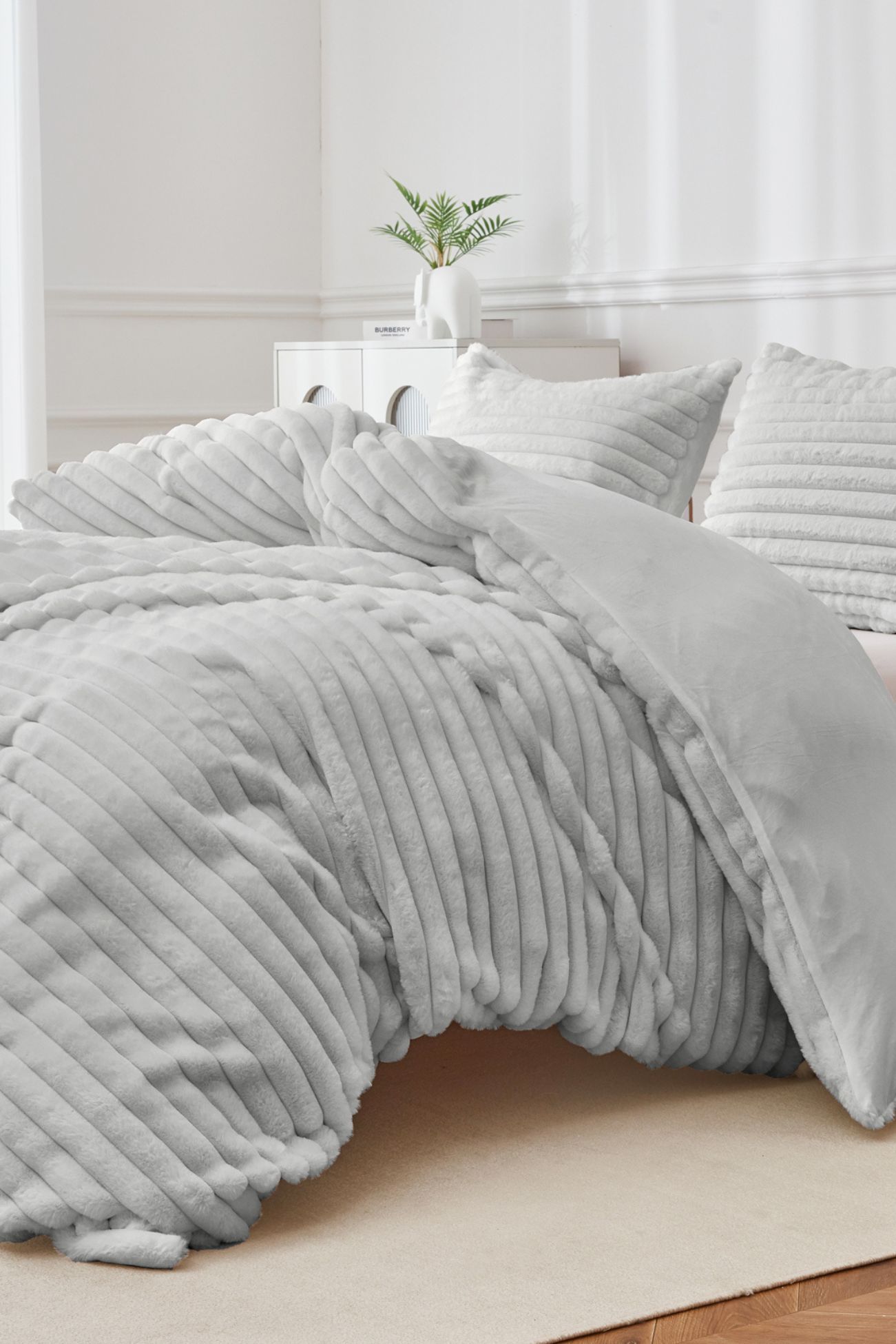 Ezysleep Super Soft Luxury Faux Fur Stripe Duvet in Silver